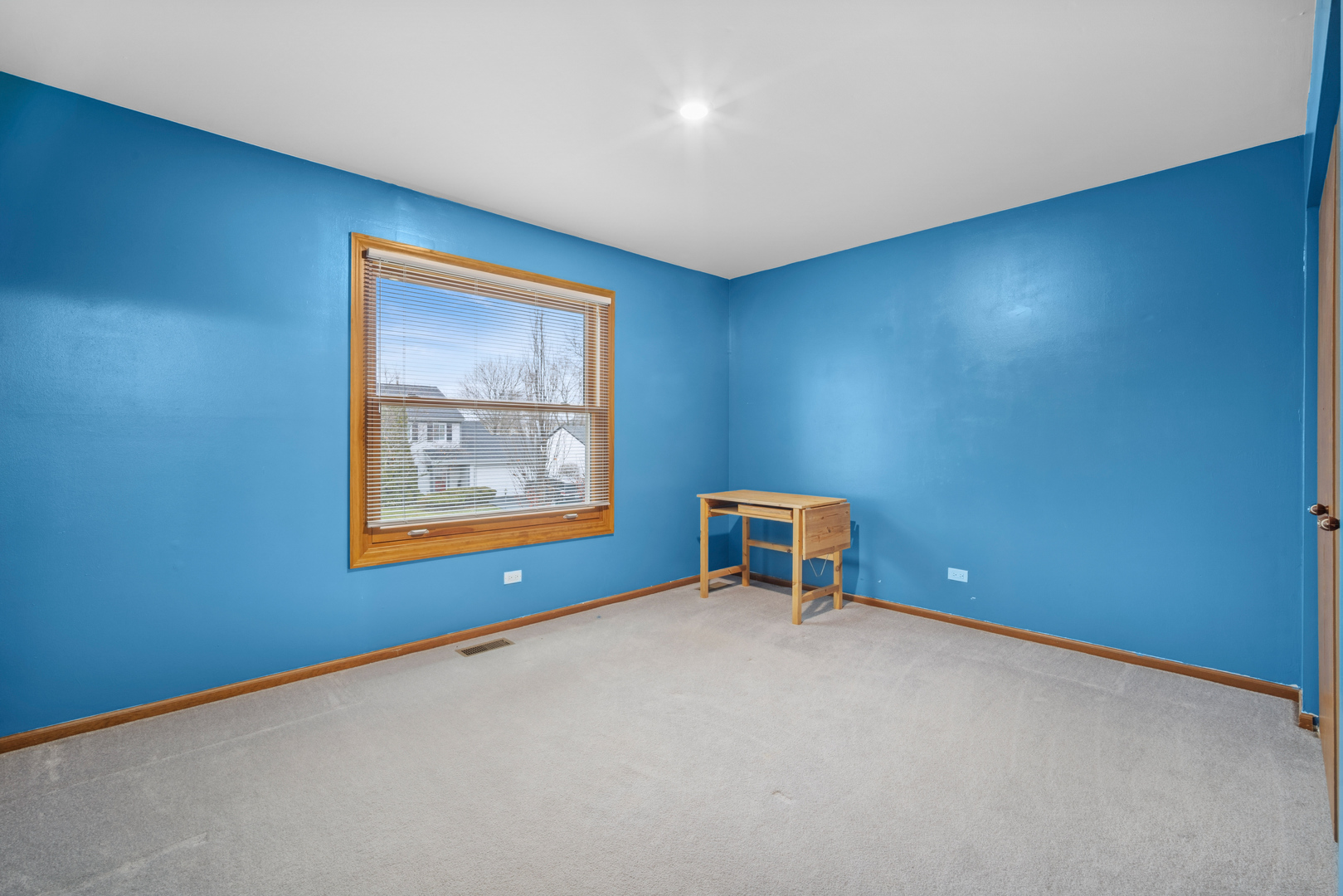 105 Red Cedar Drive, Streamwood, IL 60107