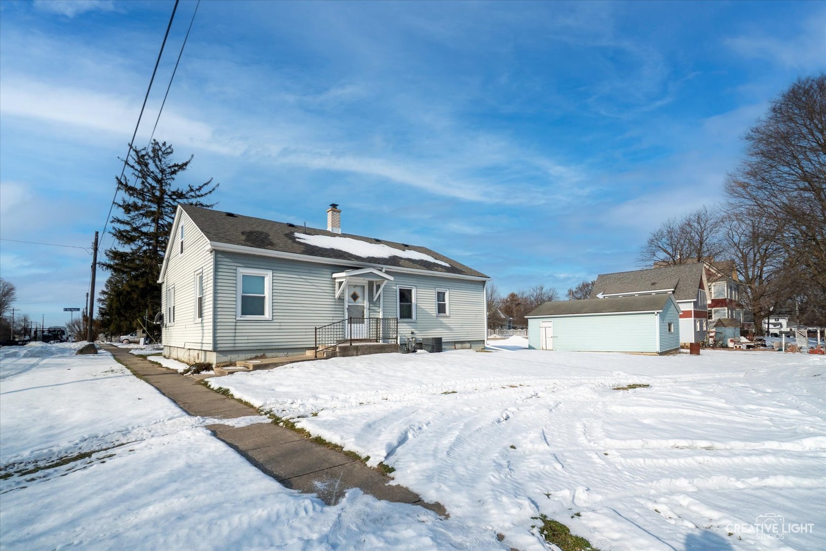 2 N Van Buren Street, Newark, IL 60541