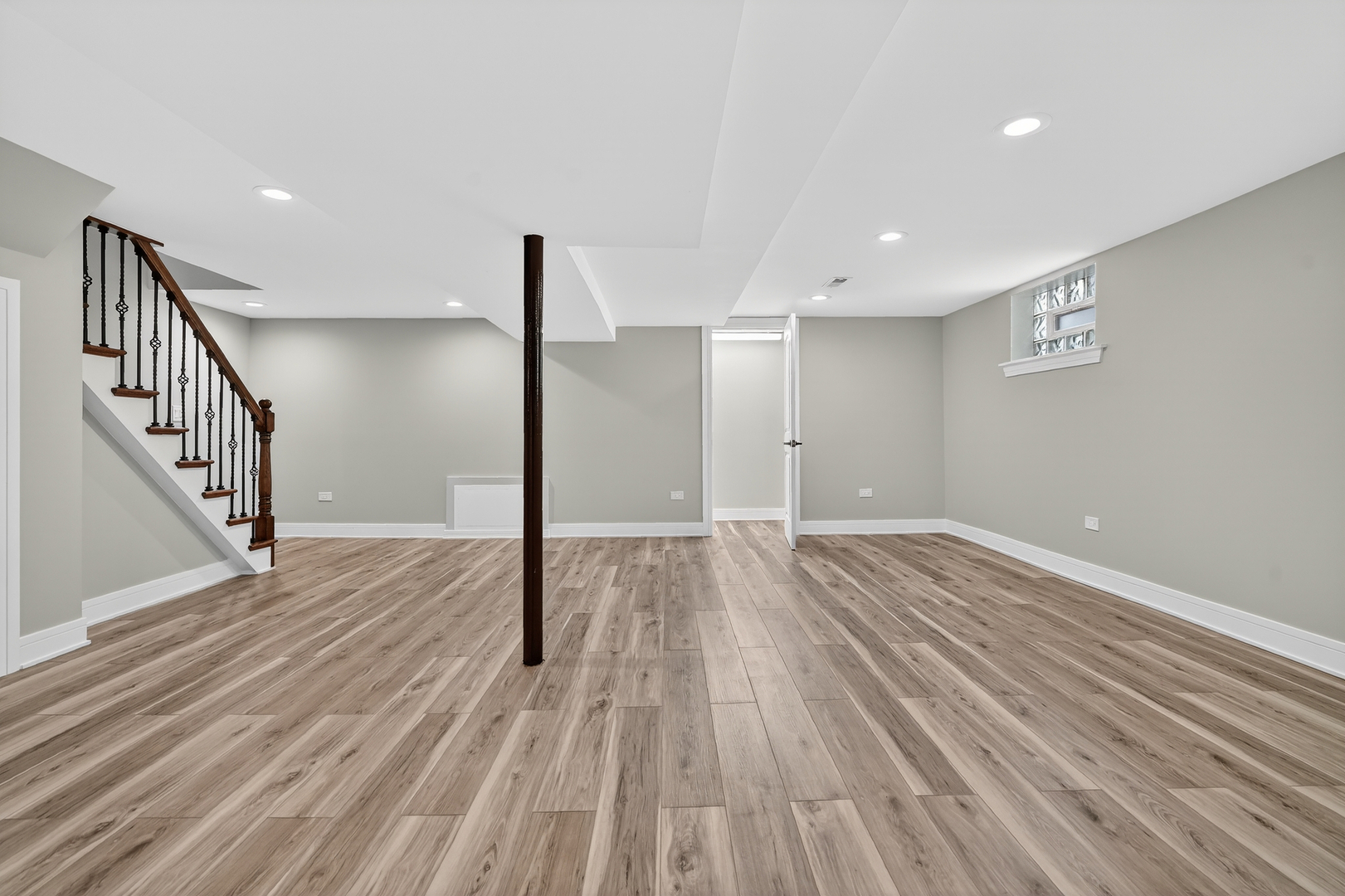 5819 S Newcastle Avenue, Chicago, IL 60638