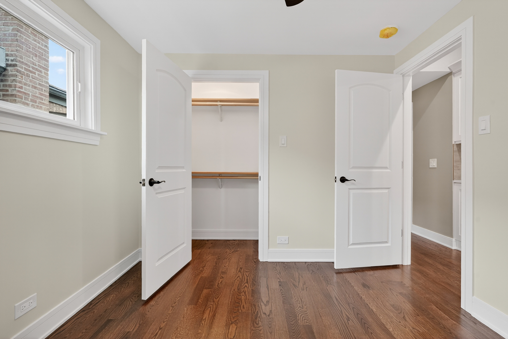 5819 S Newcastle Avenue, Chicago, IL 60638