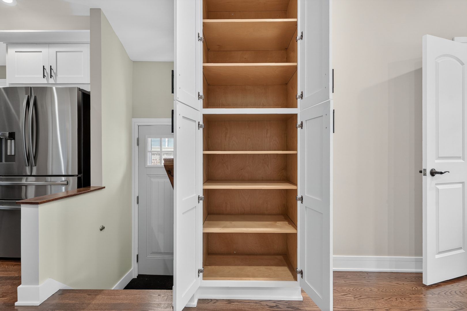 5819 S Newcastle Avenue, Chicago, IL 60638