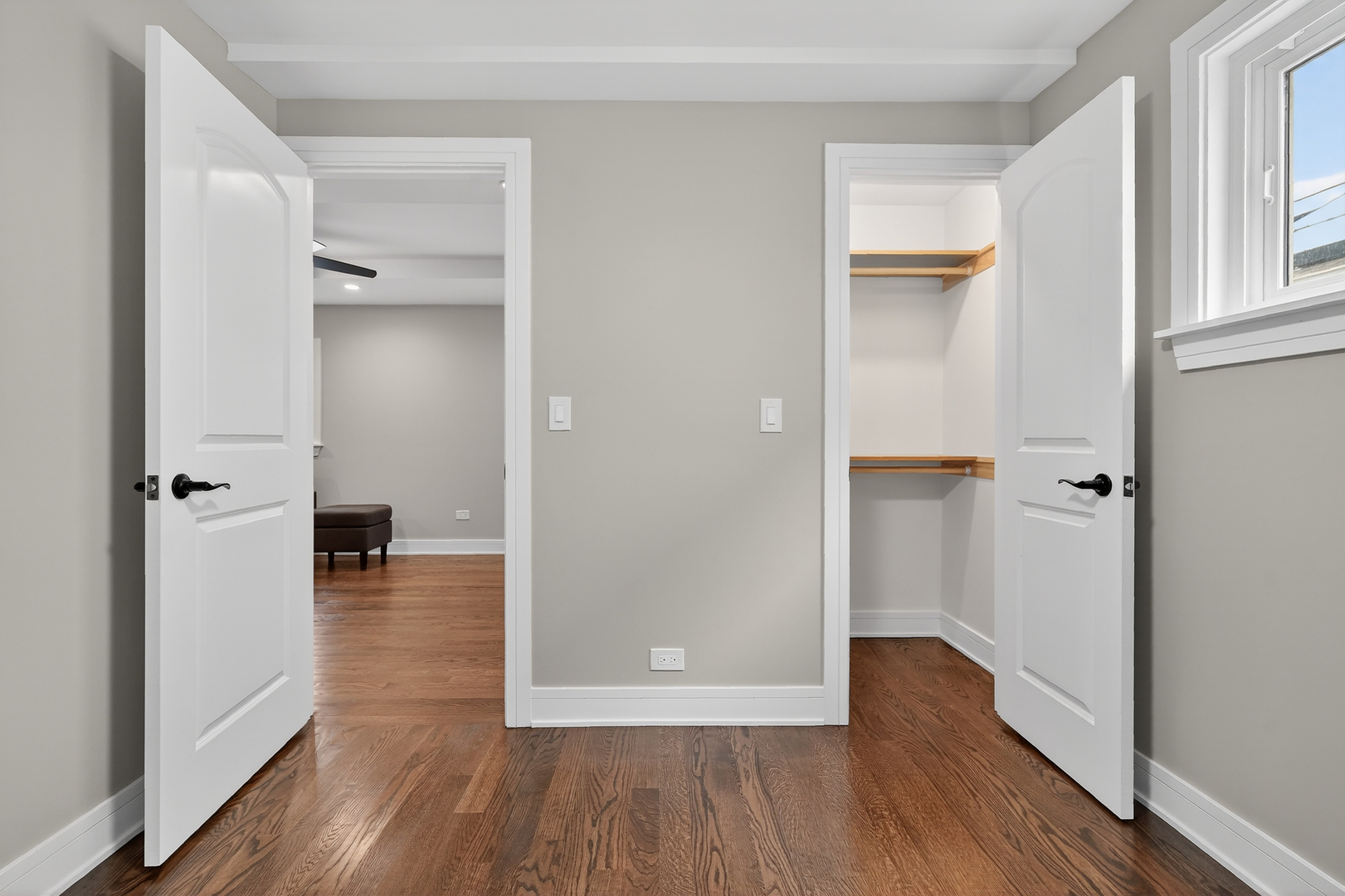 5819 S Newcastle Avenue, Chicago, IL 60638