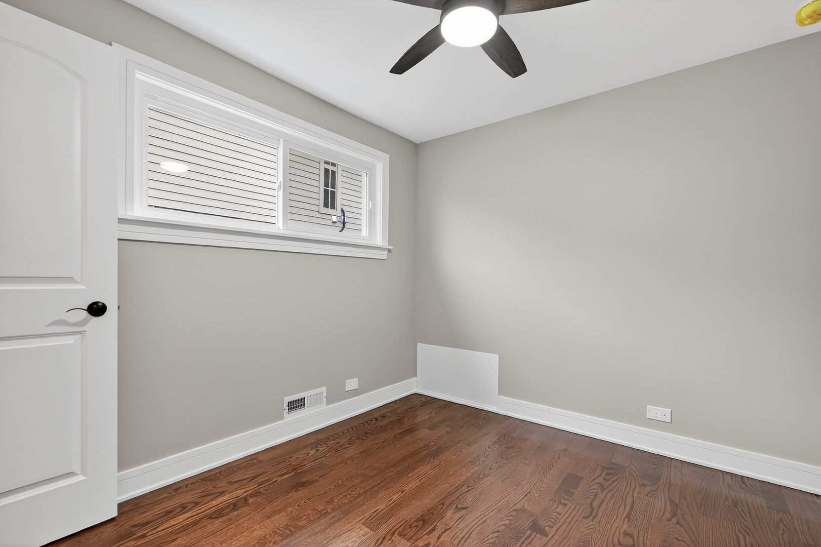 5819 S Newcastle Avenue, Chicago, IL 60638