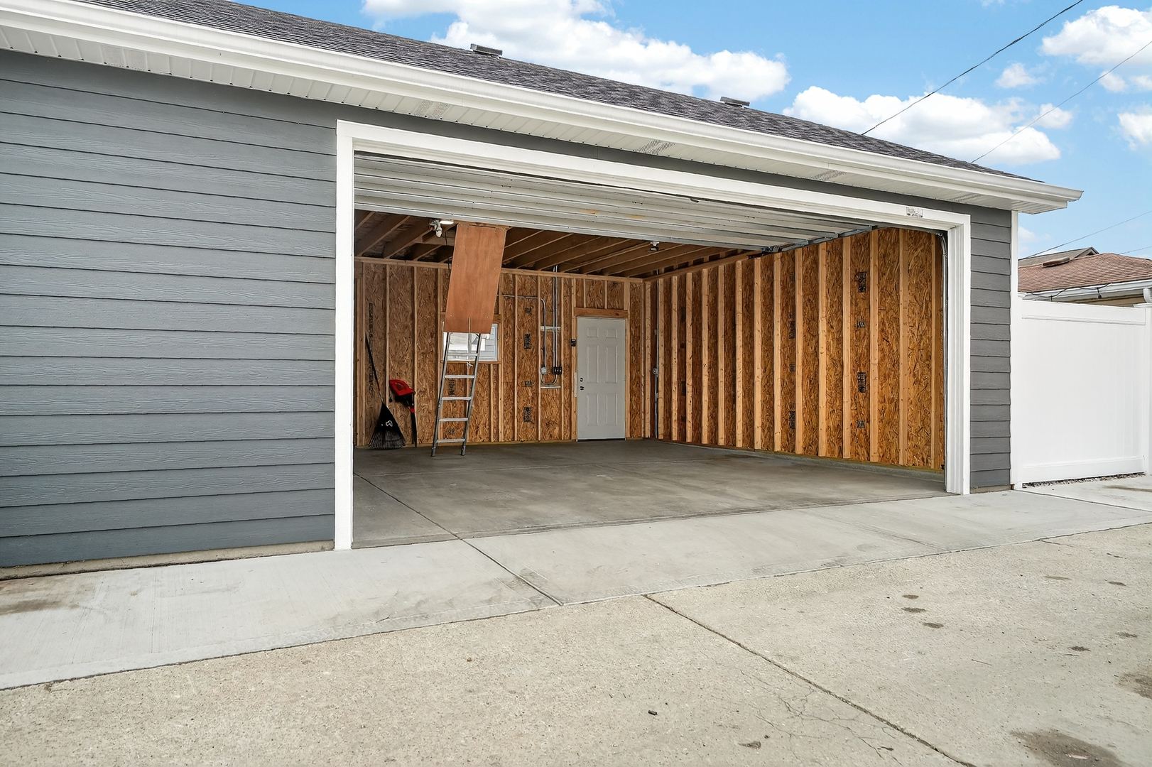 5819 S Newcastle Avenue, Chicago, IL 60638