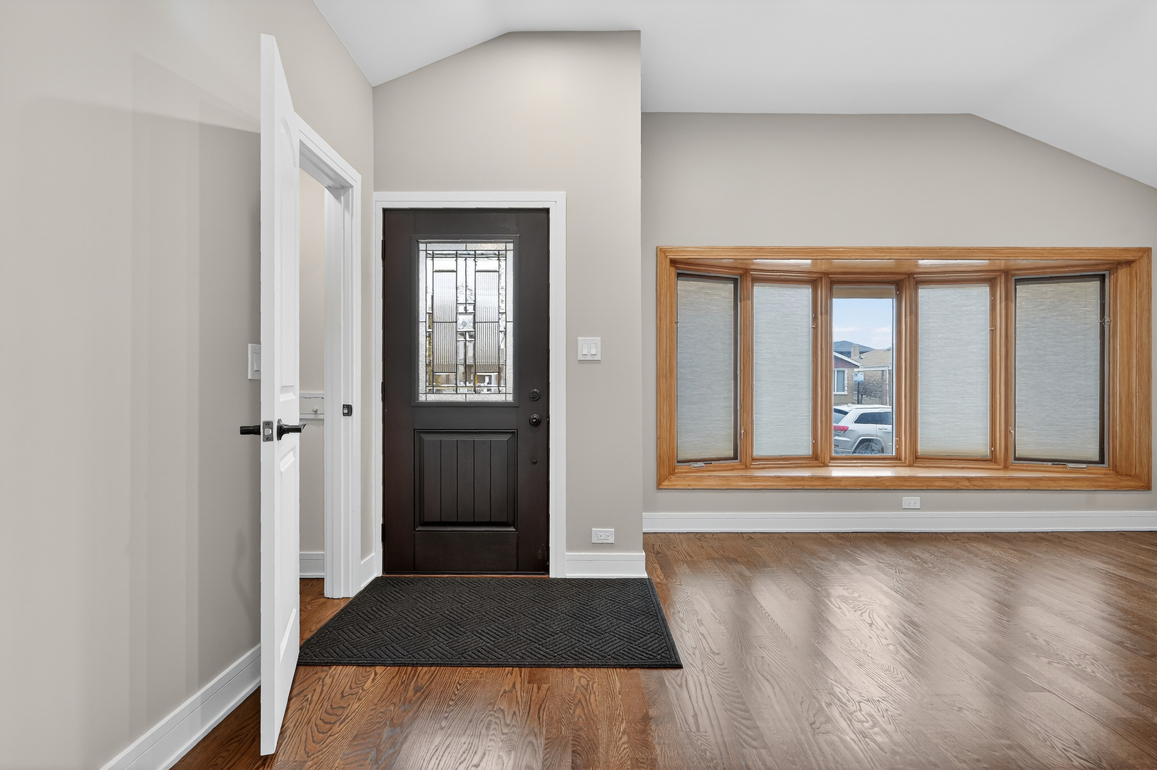 5819 S Newcastle Avenue, Chicago, IL 60638