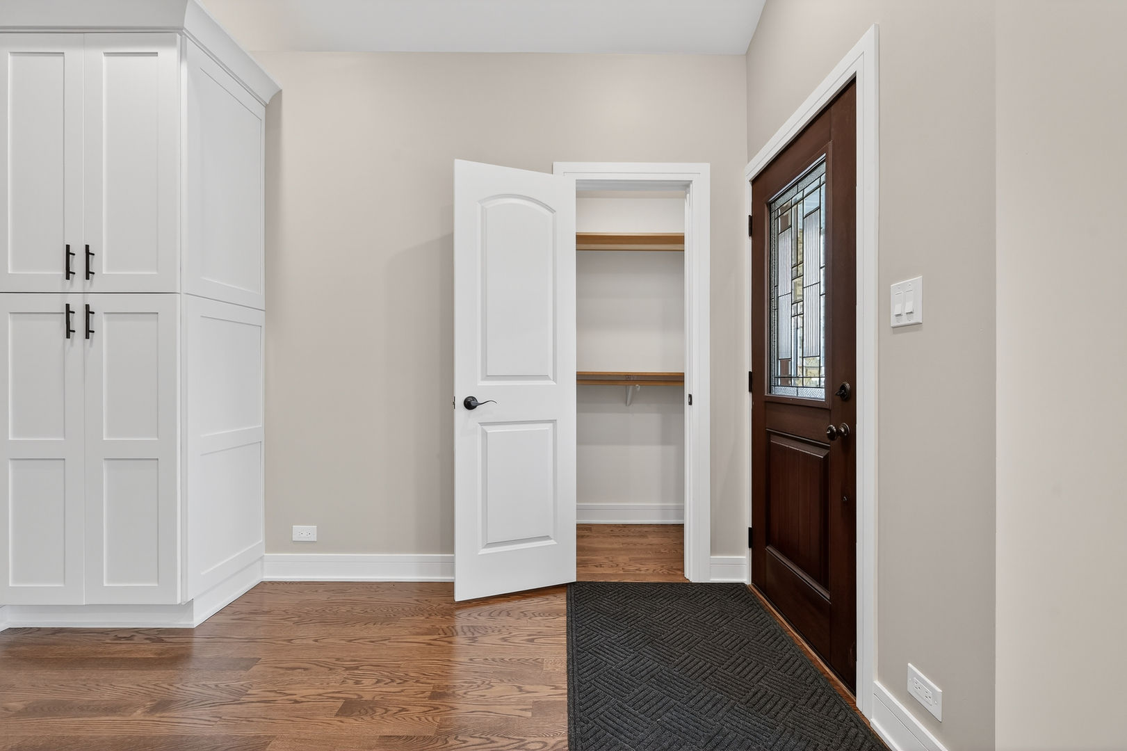 5819 S Newcastle Avenue, Chicago, IL 60638