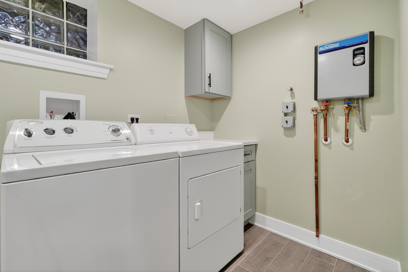 5819 S Newcastle Avenue, Chicago, IL 60638