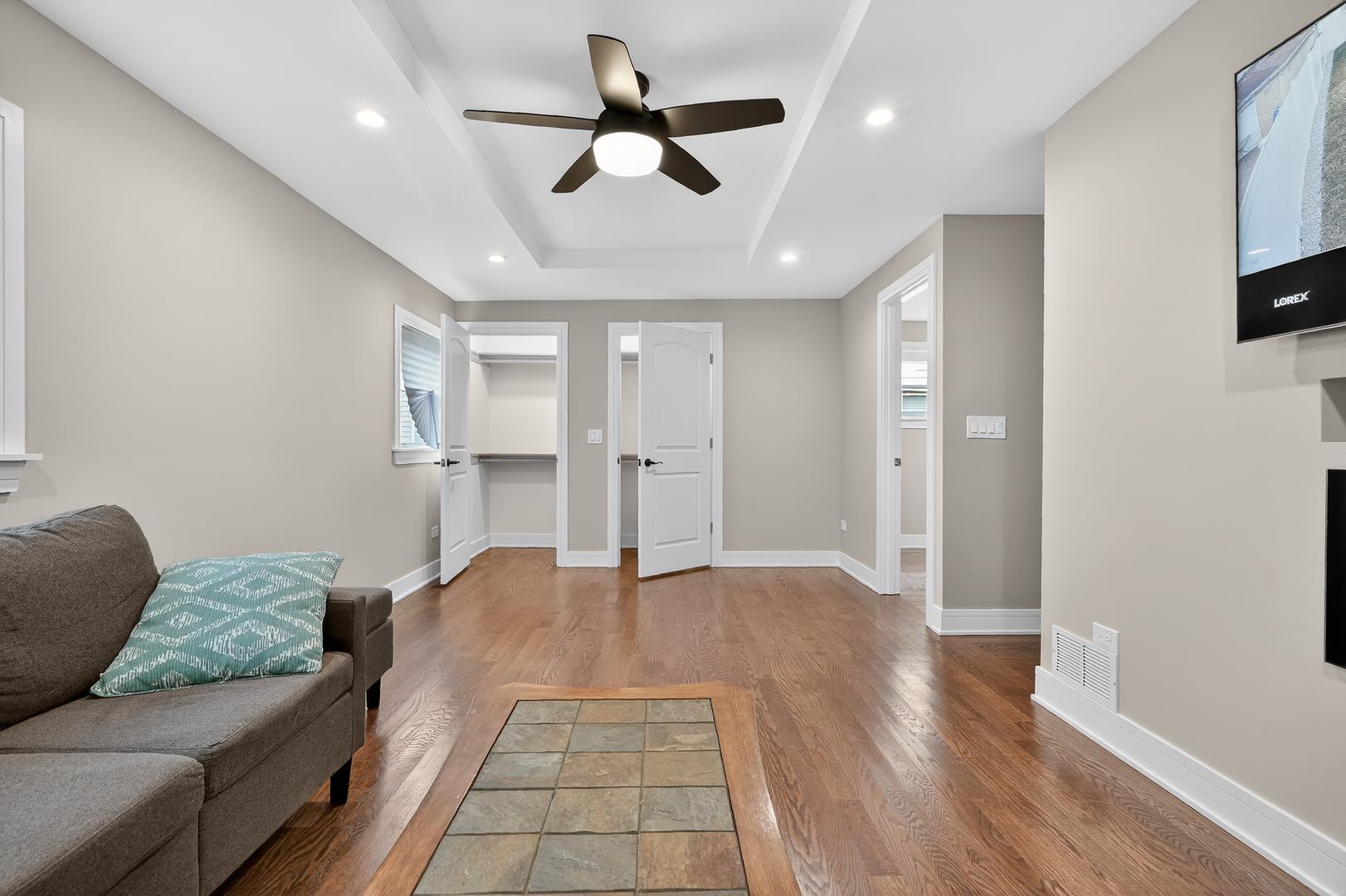 5819 S Newcastle Avenue, Chicago, IL 60638