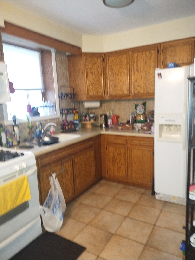 13212 W Playfield Drive, Crestwood, IL 60418