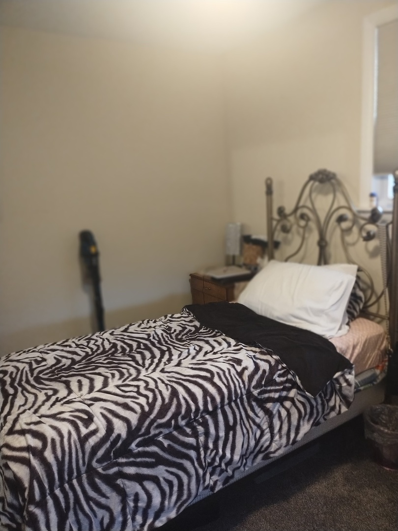 13212 W Playfield Drive, Crestwood, IL 60418