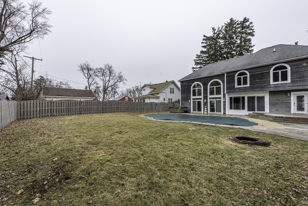 12018 255th Avenue, Trevor, WI 53179