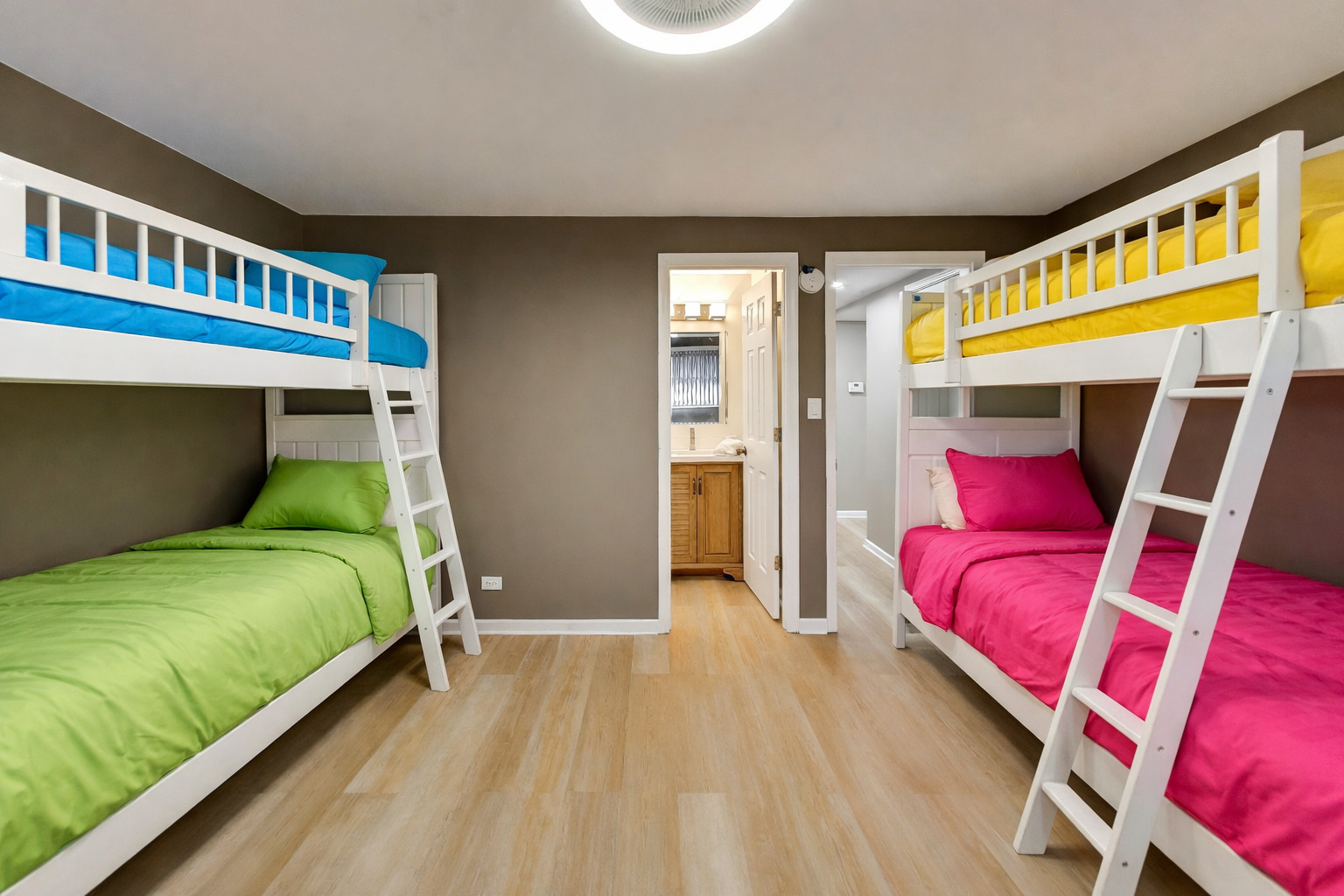 22 N PISTAKEE LAKE Road #3E, Fox Lake, IL 60020