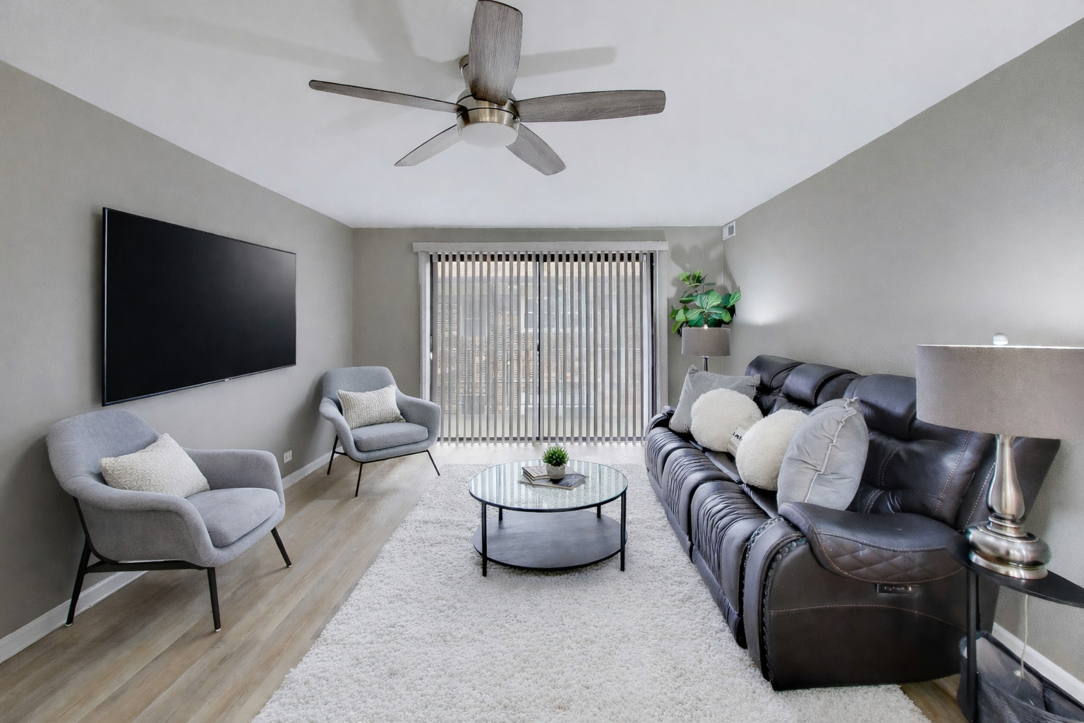 22 N PISTAKEE LAKE Road #3E, Fox Lake, IL 60020