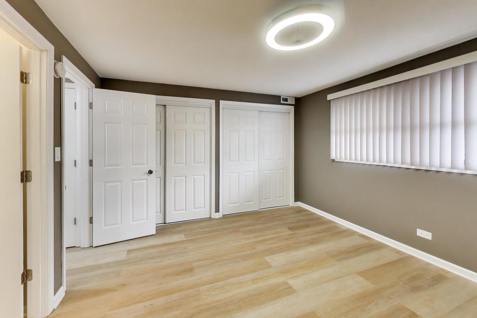 22 N PISTAKEE LAKE Road #3E, Fox Lake, IL 60020