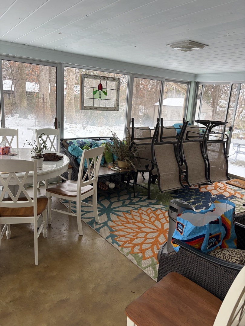 501 Glenwood Trail, Elgin, IL 60120