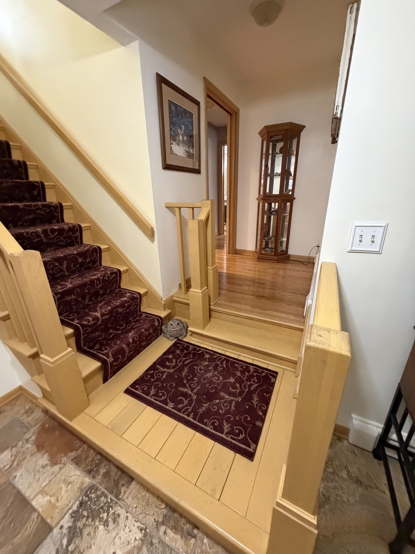 501 Glenwood Trail, Elgin, IL 60120