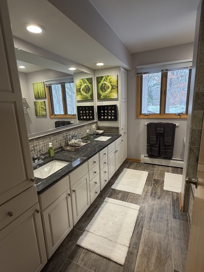 501 Glenwood Trail, Elgin, IL 60120