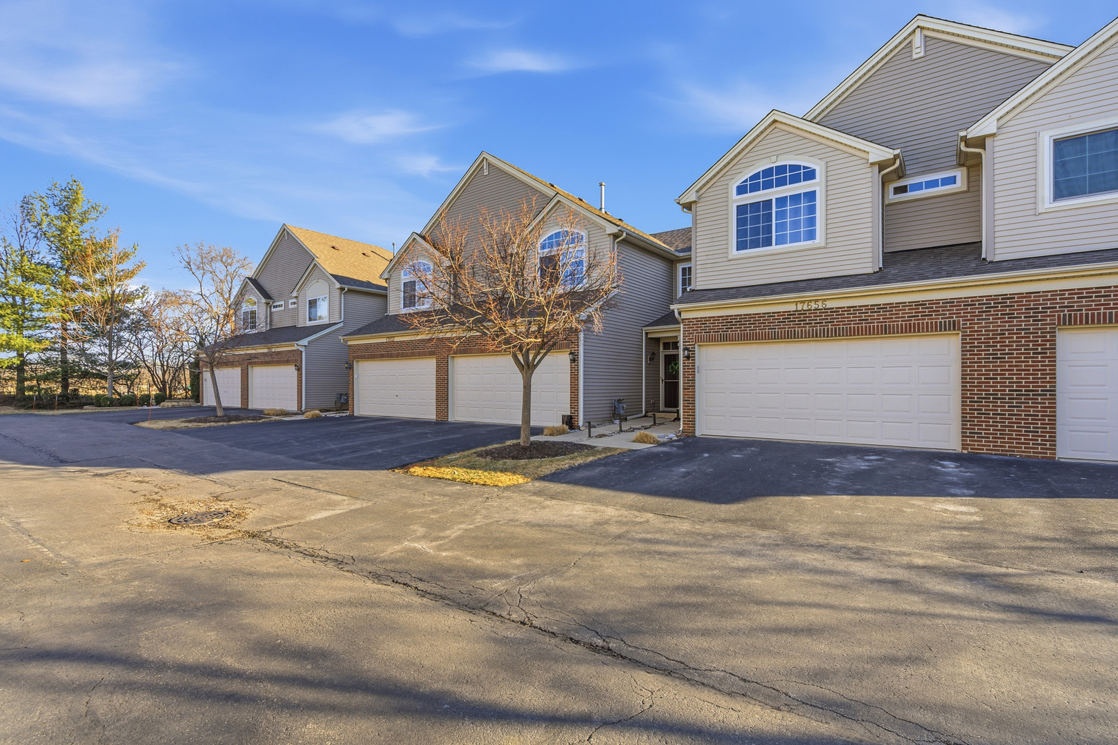 17656 S Gilbert Drive, Lockport, IL 60441