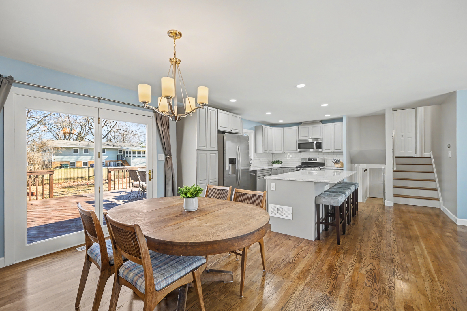 6825 Meadowcrest Drive, Downers Grove, IL 60516