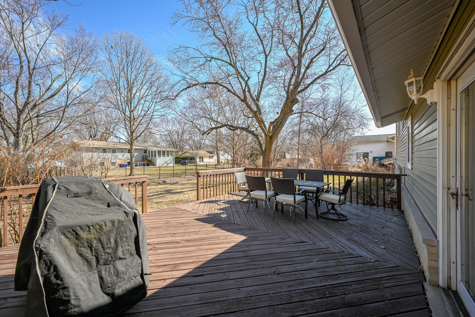 6825 Meadowcrest Drive, Downers Grove, IL 60516