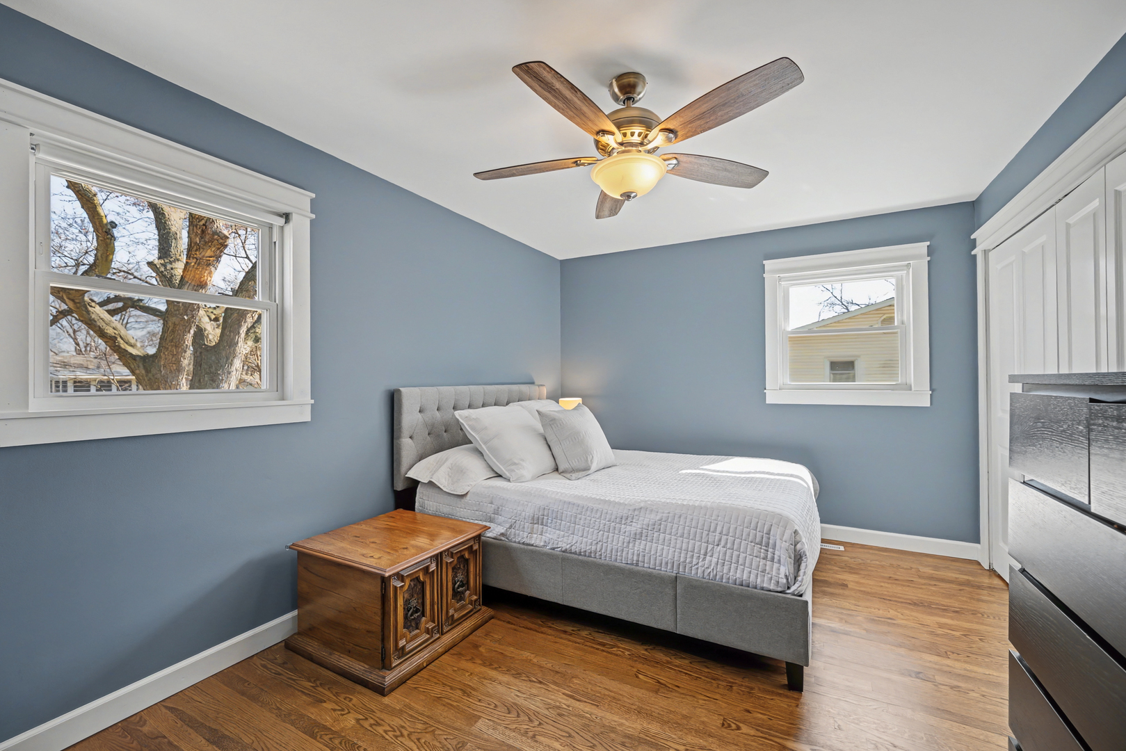 6825 Meadowcrest Drive, Downers Grove, IL 60516