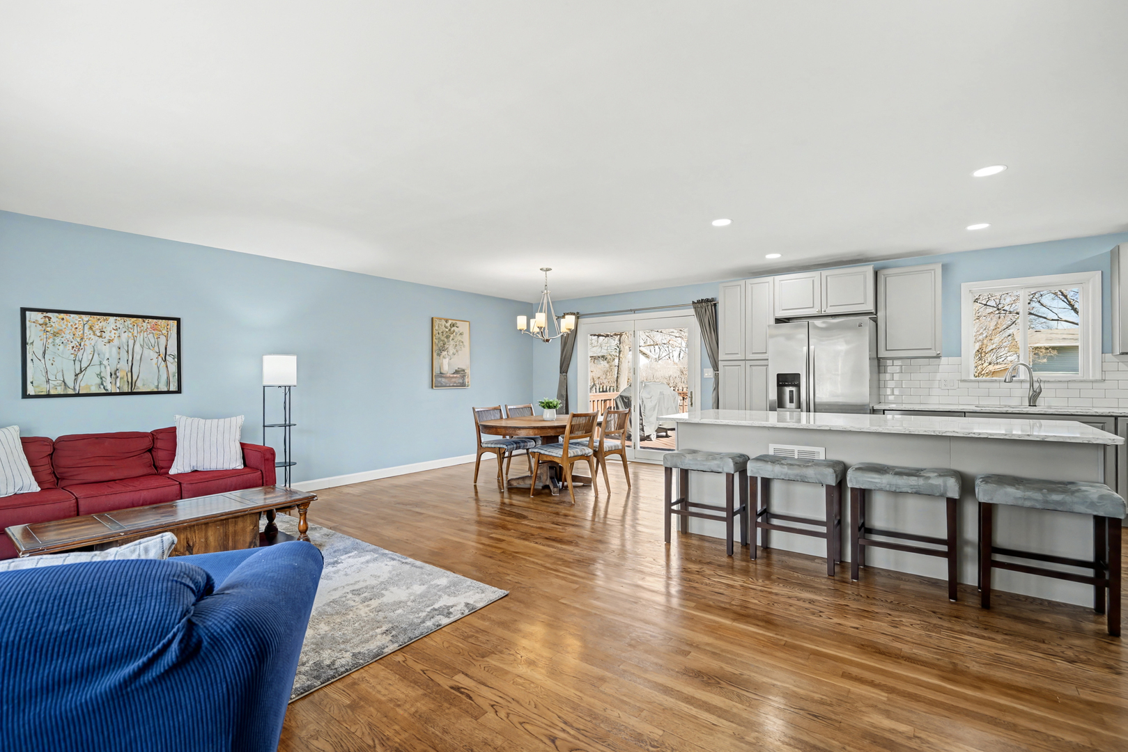 6825 Meadowcrest Drive, Downers Grove, IL 60516