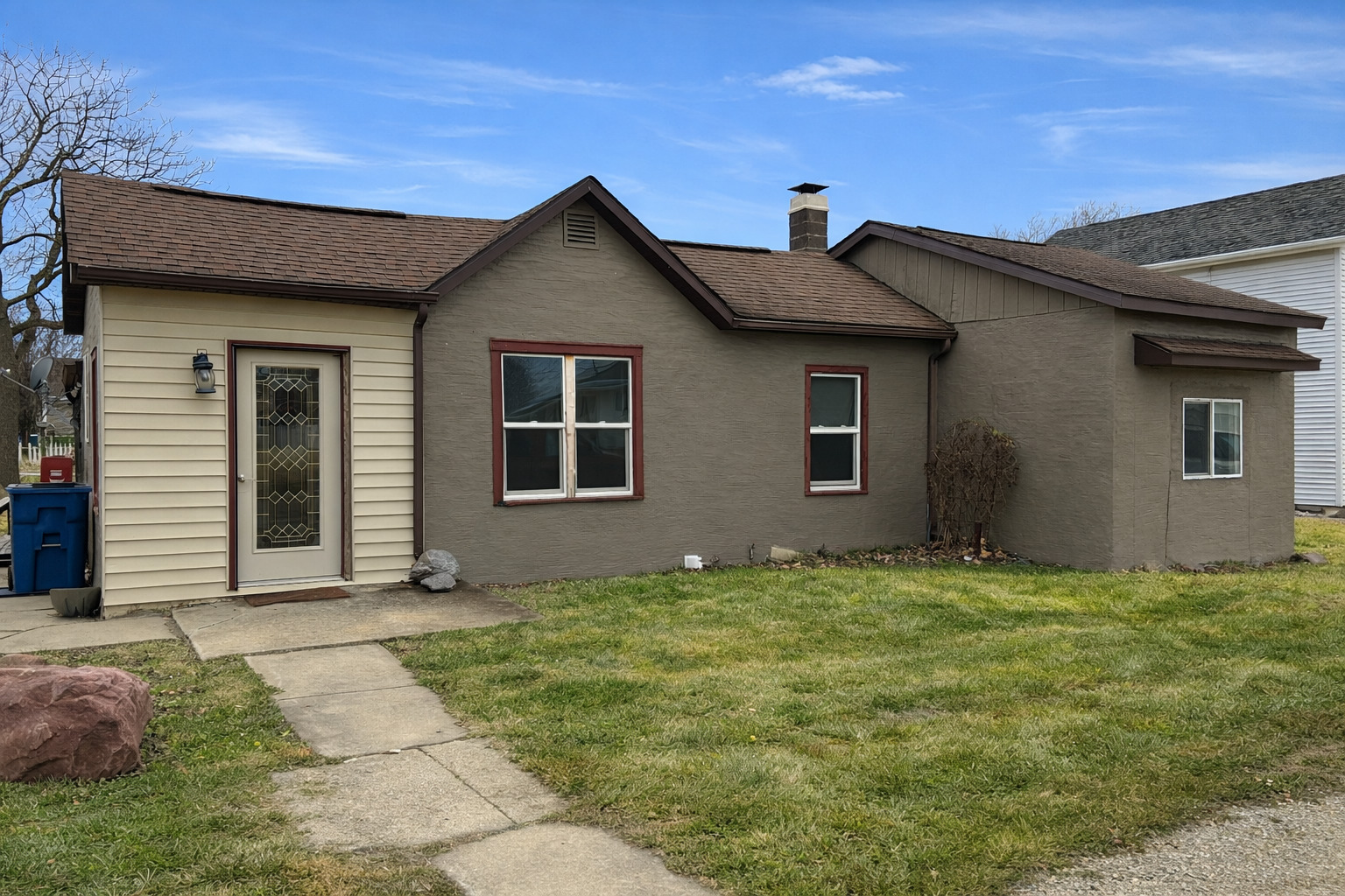 130 S Iowa Avenue, Ladd, IL 61329