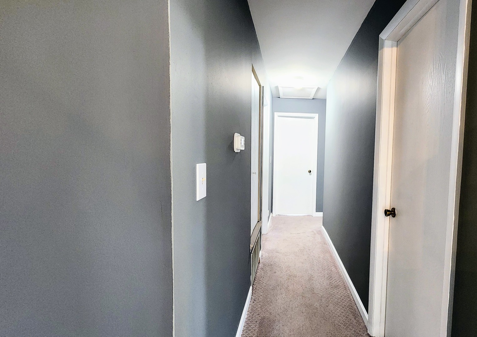 601 Fairbanks Court #V2, Schaumburg, IL 60194