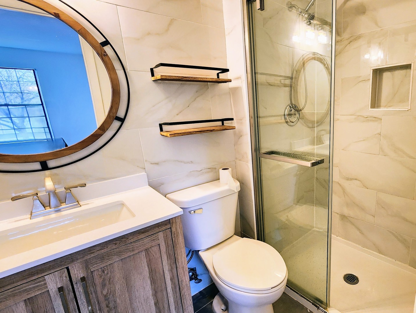 601 Fairbanks Court #V2, Schaumburg, IL 60194