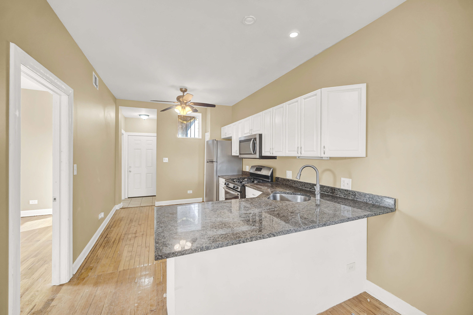 3410 W Walnut Street, Chicago, IL 60624