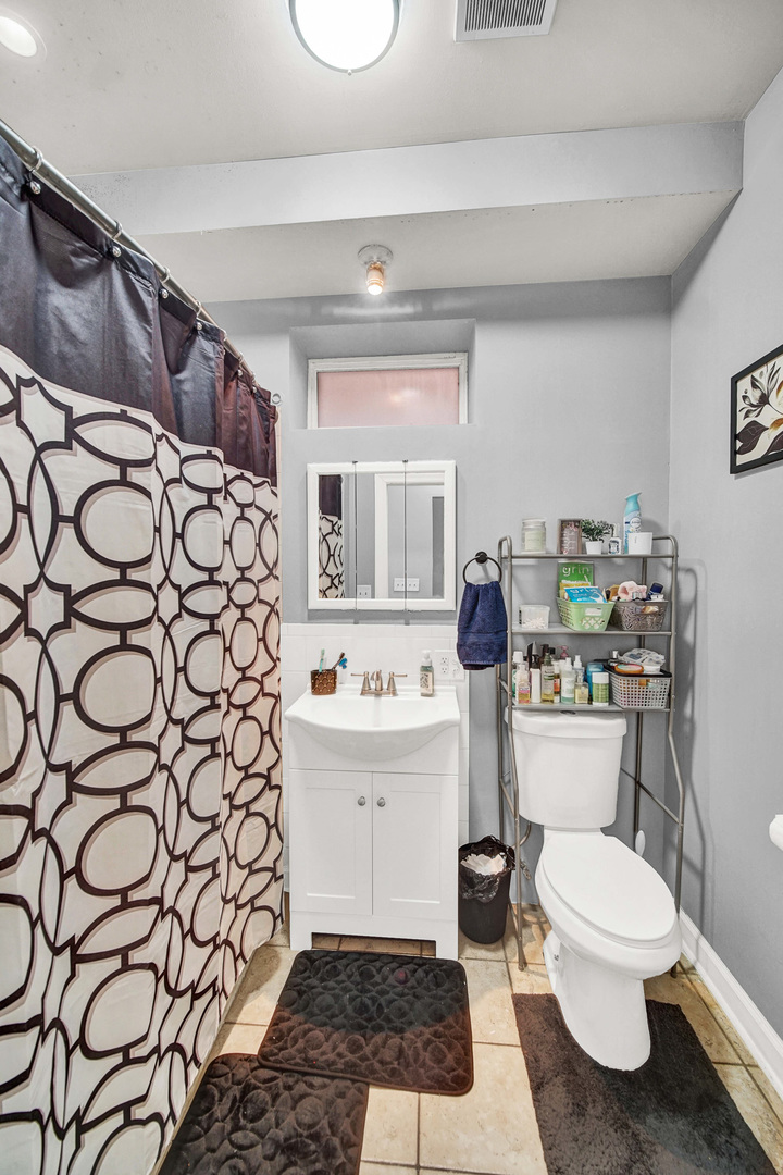 3410 W Walnut Street, Chicago, IL 60624