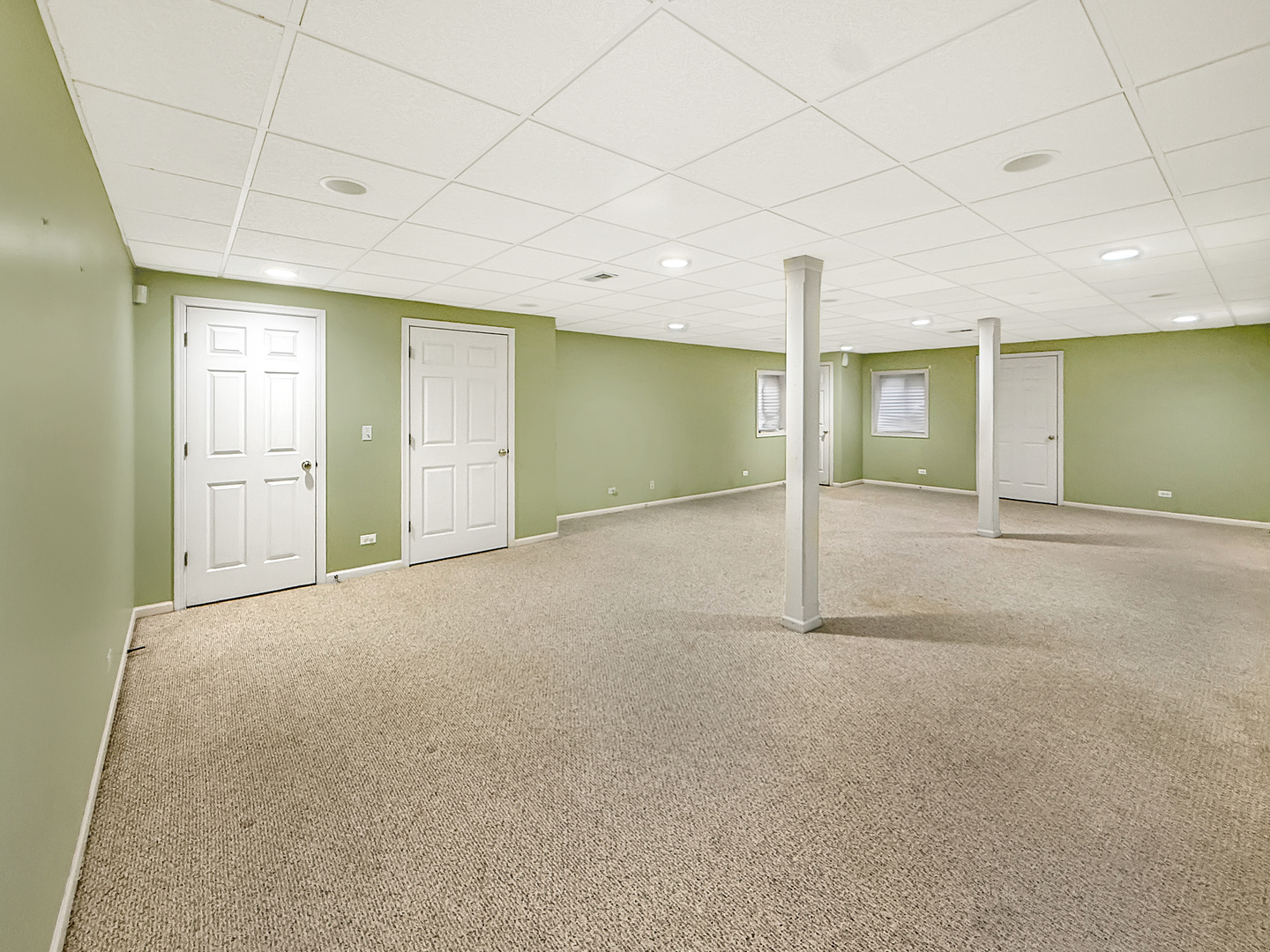 18421 W SPRINGWOOD Drive, Grayslake, IL 60030