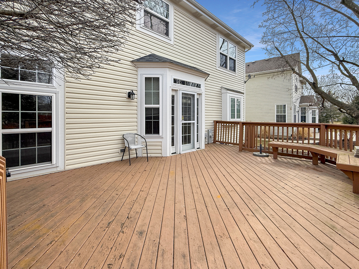 18421 W SPRINGWOOD Drive, Grayslake, IL 60030