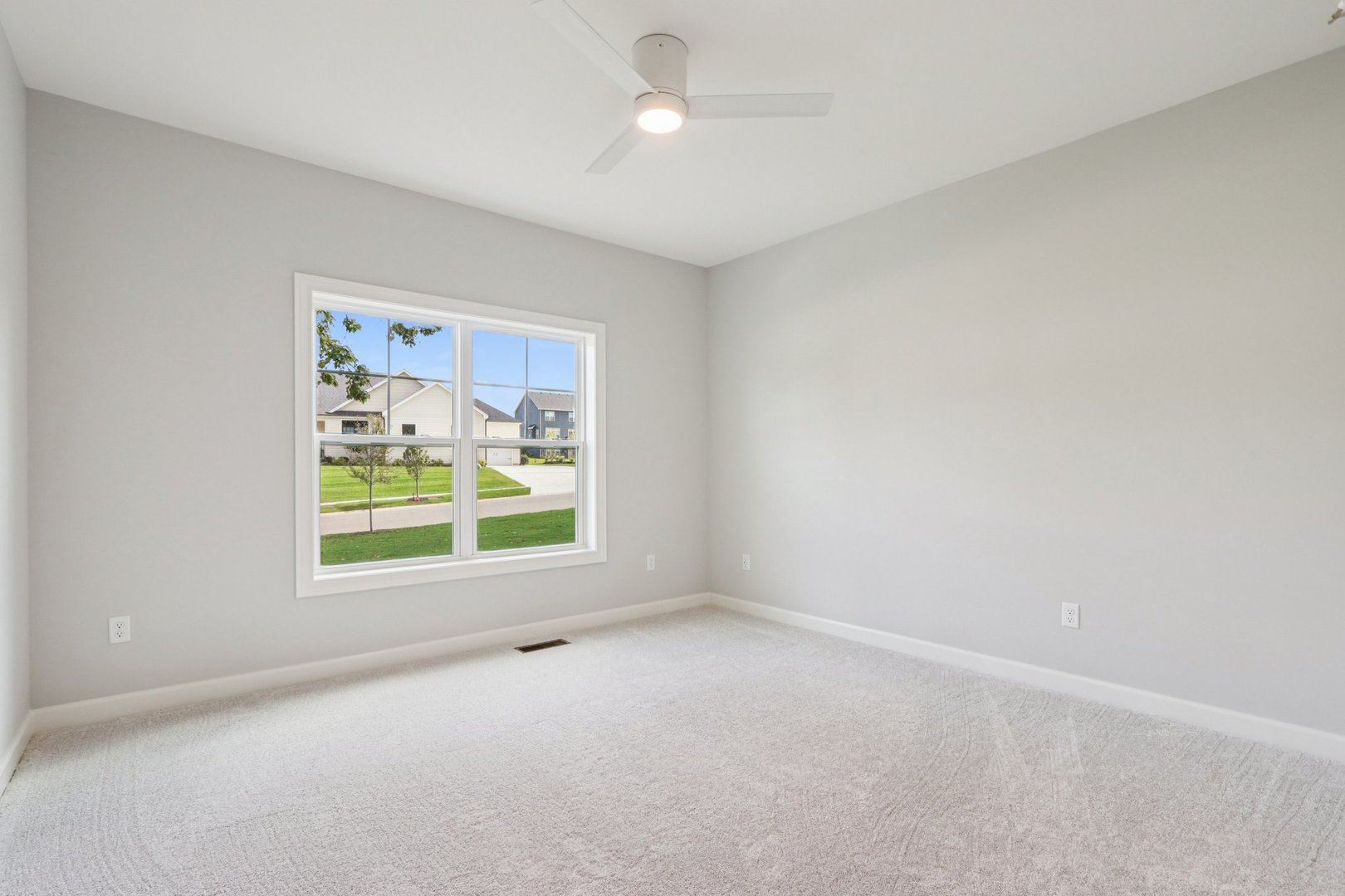 0S360 Kellar Square, Geneva, IL 60134