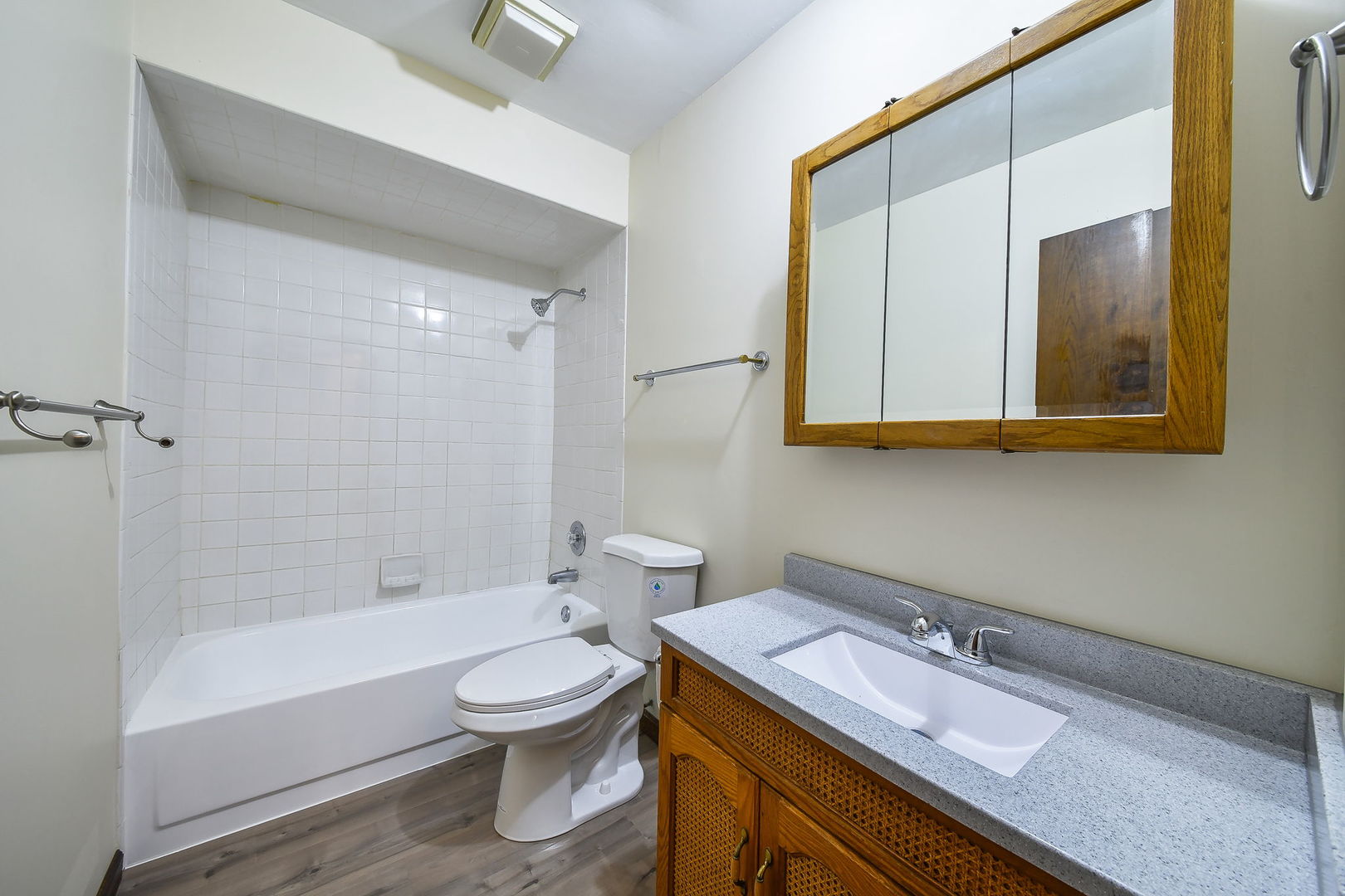 920 Zenner Avenue, Aurora, IL 60505