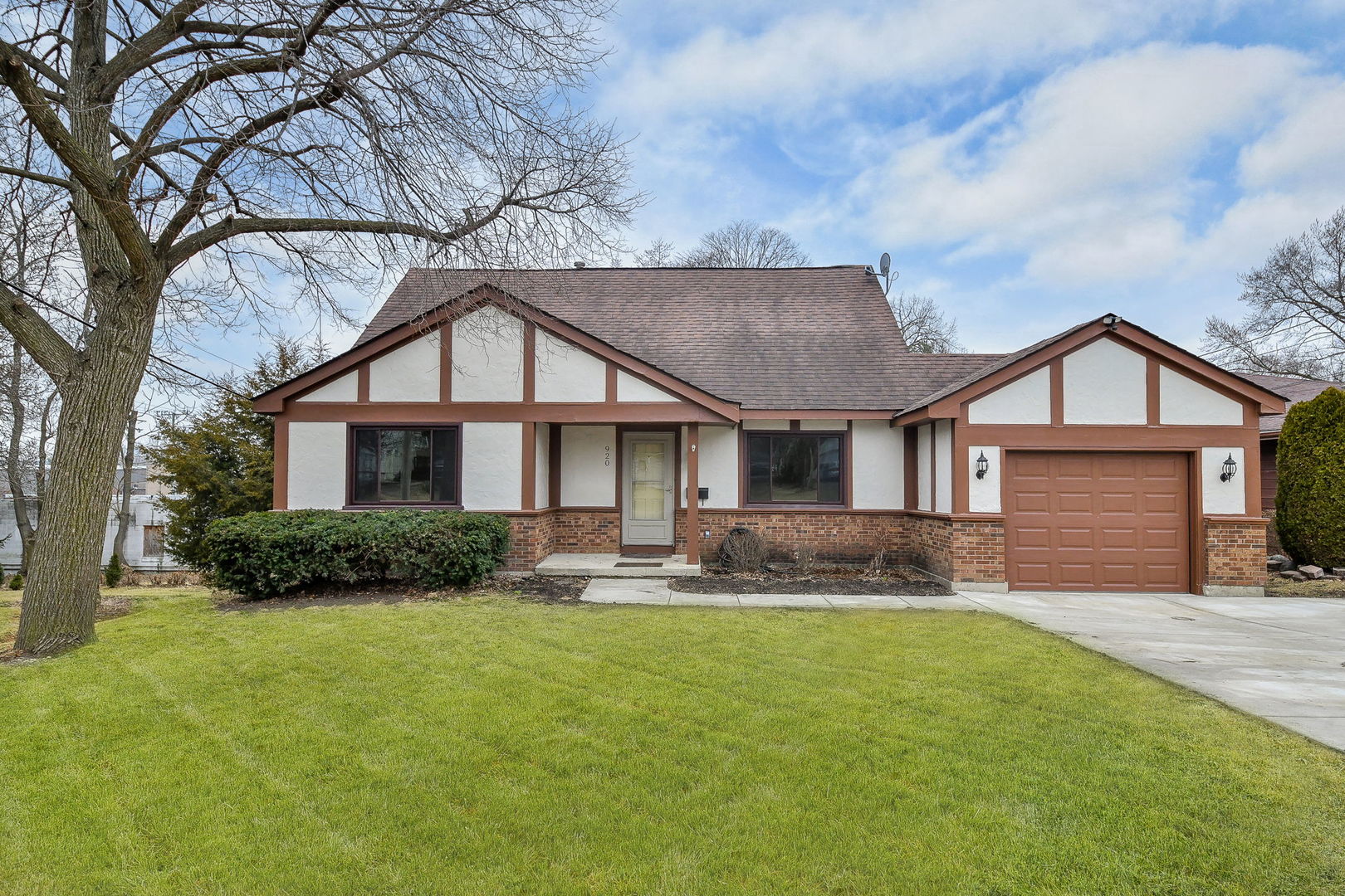 920 Zenner Avenue, Aurora, IL 60505