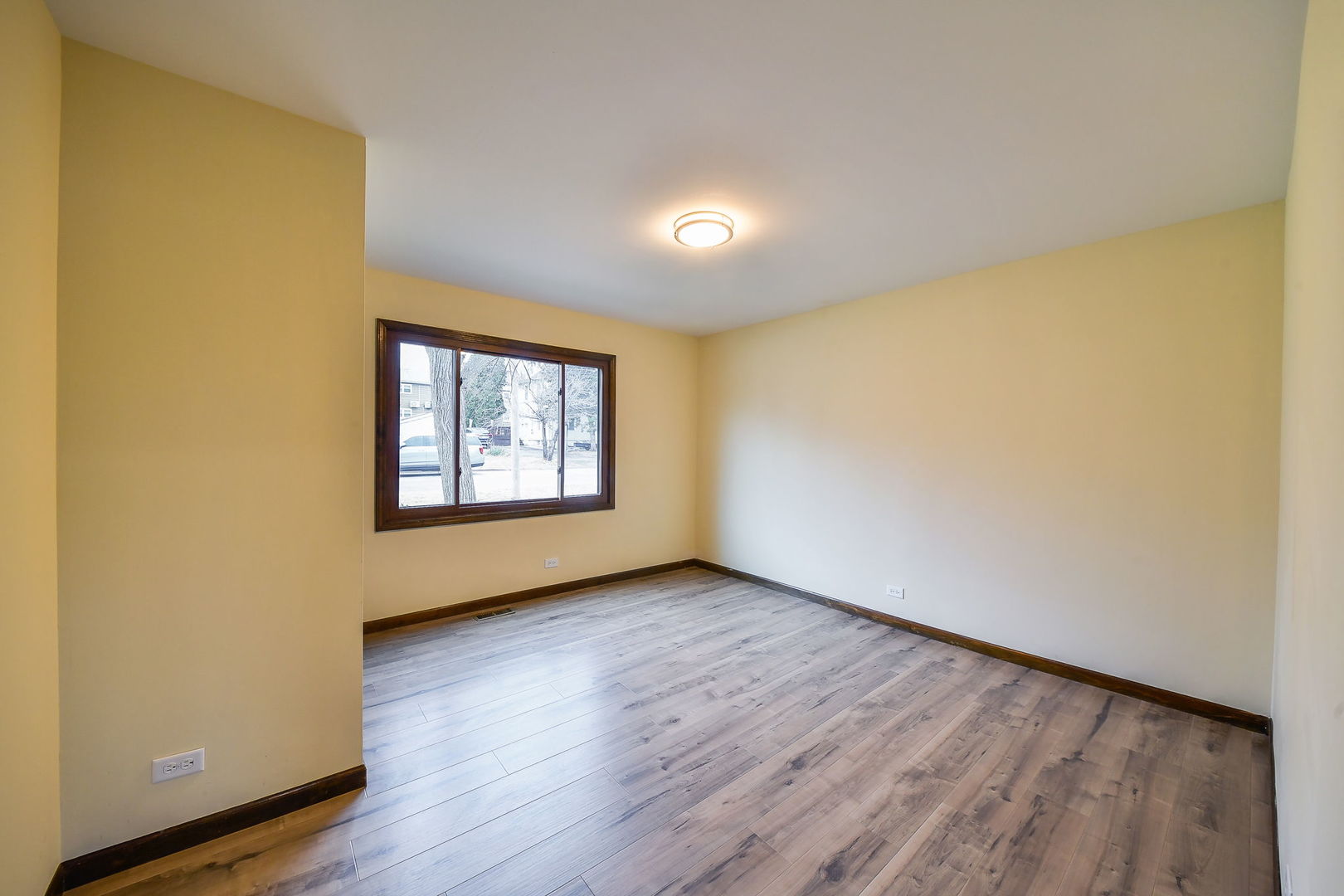 920 Zenner Avenue, Aurora, IL 60505