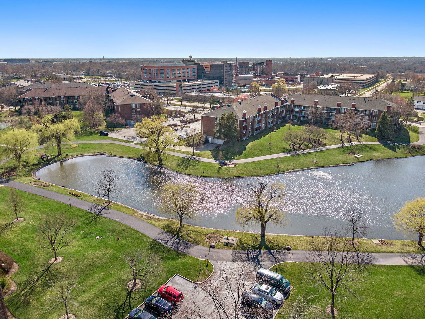 805 Leicester Road #211, Elk Grove Village, IL 60007