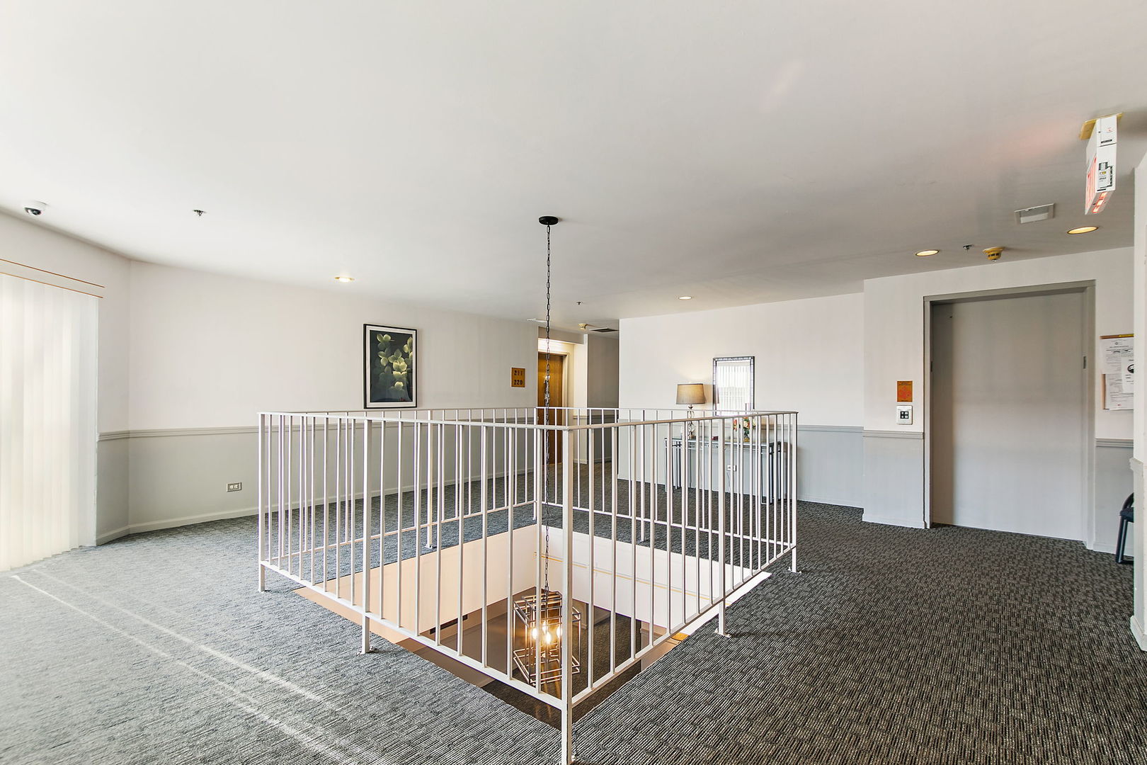 805 Leicester Road #211, Elk Grove Village, IL 60007