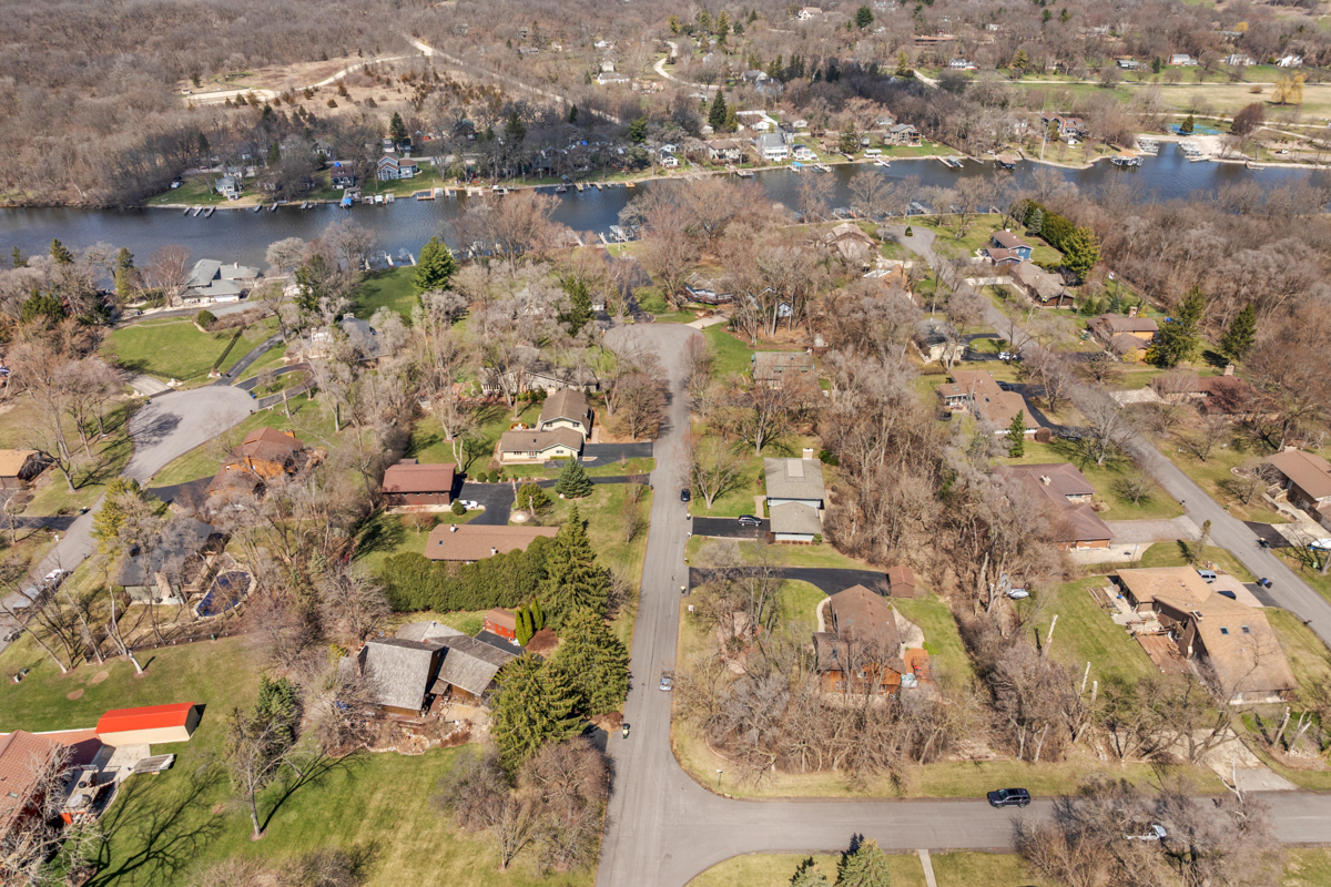 9706 Fox Shores Drive, Algonquin, IL 60102