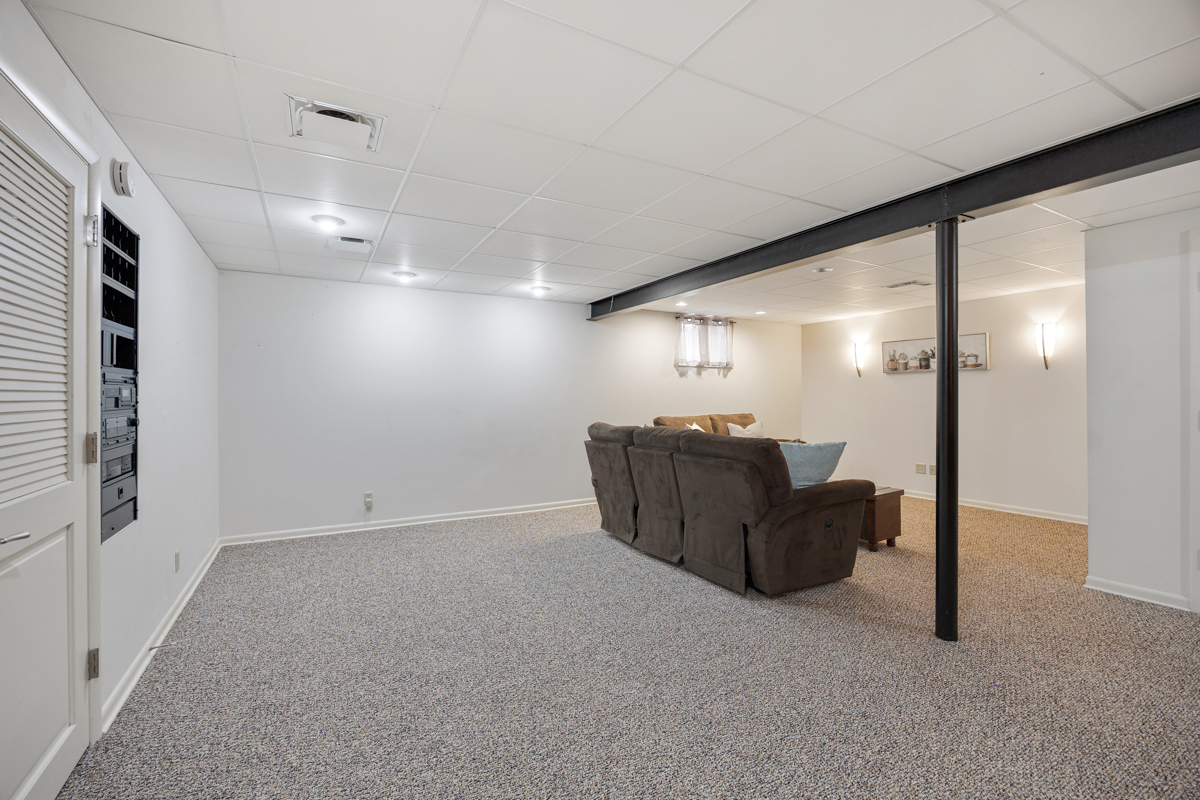 9706 Fox Shores Drive, Algonquin, IL 60102