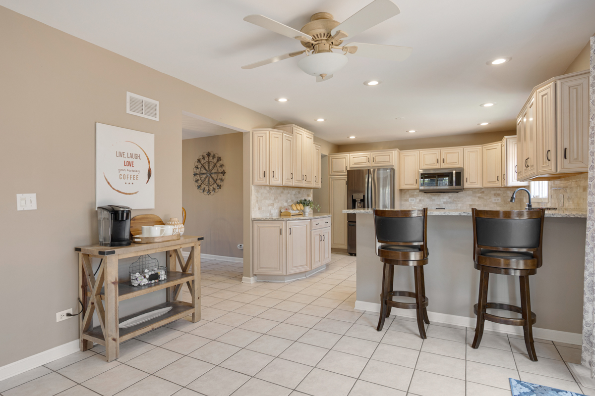 9706 Fox Shores Drive, Algonquin, IL 60102