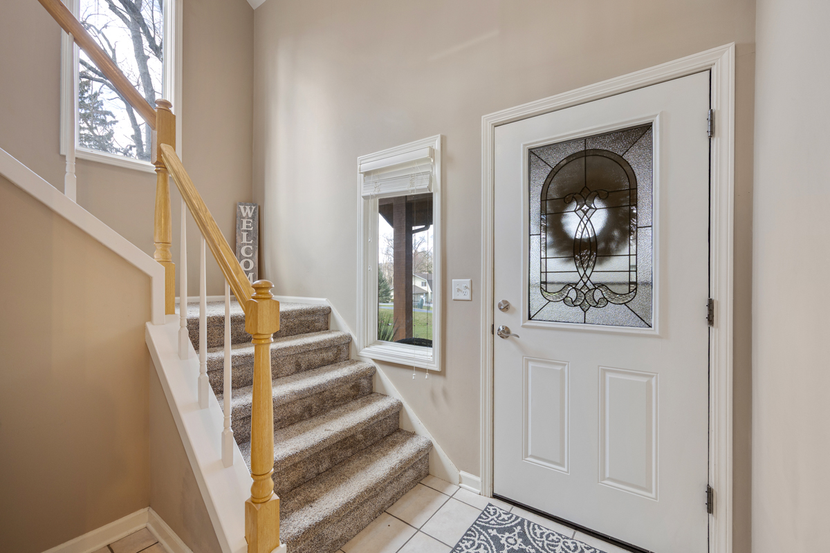 9706 Fox Shores Drive, Algonquin, IL 60102