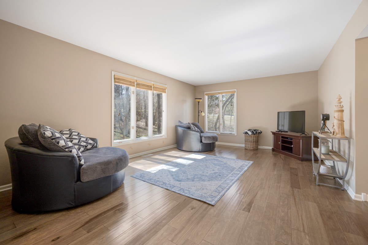 9706 Fox Shores Drive, Algonquin, IL 60102