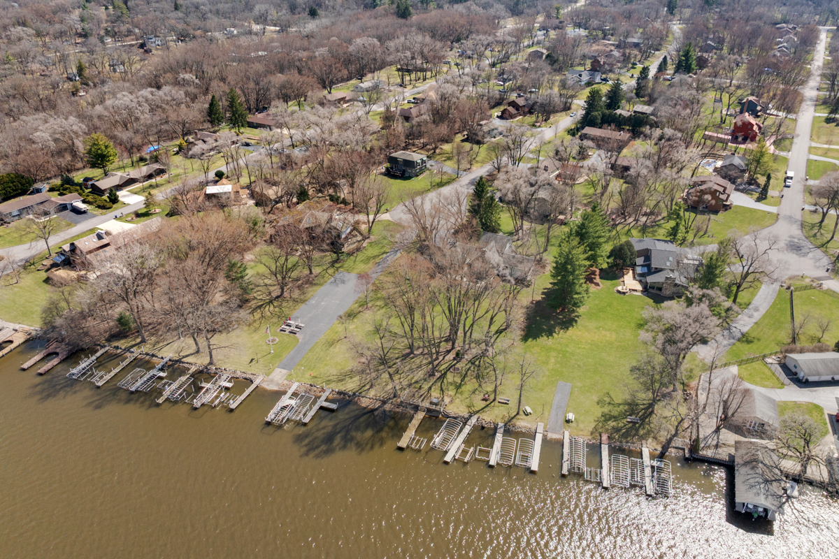 9706 Fox Shores Drive, Algonquin, IL 60102