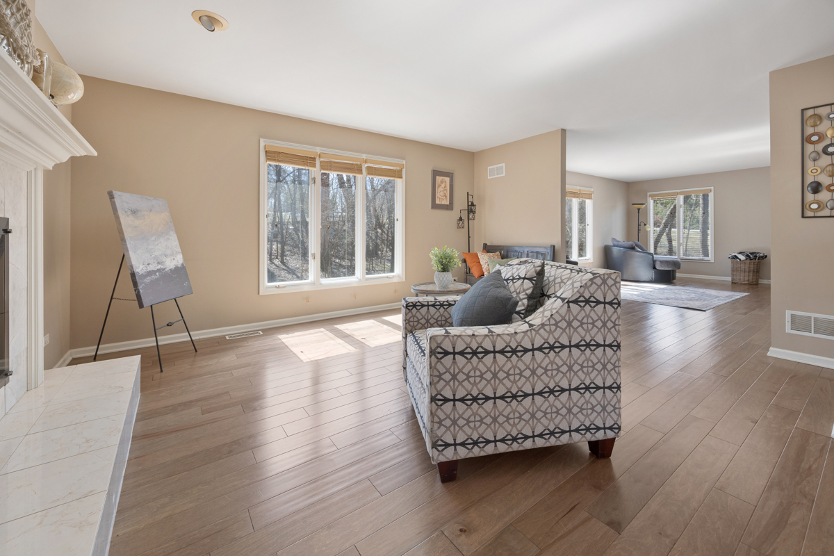 9706 Fox Shores Drive, Algonquin, IL 60102