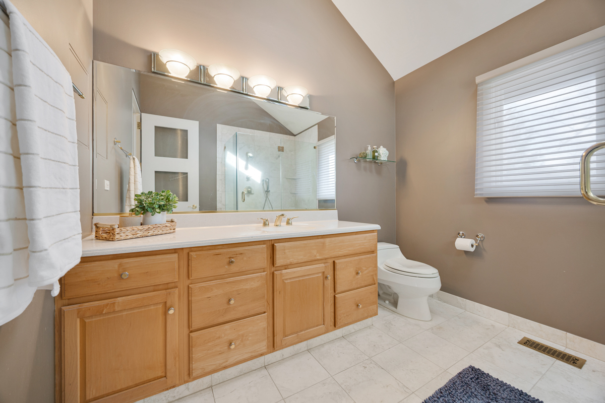 9706 Fox Shores Drive, Algonquin, IL 60102