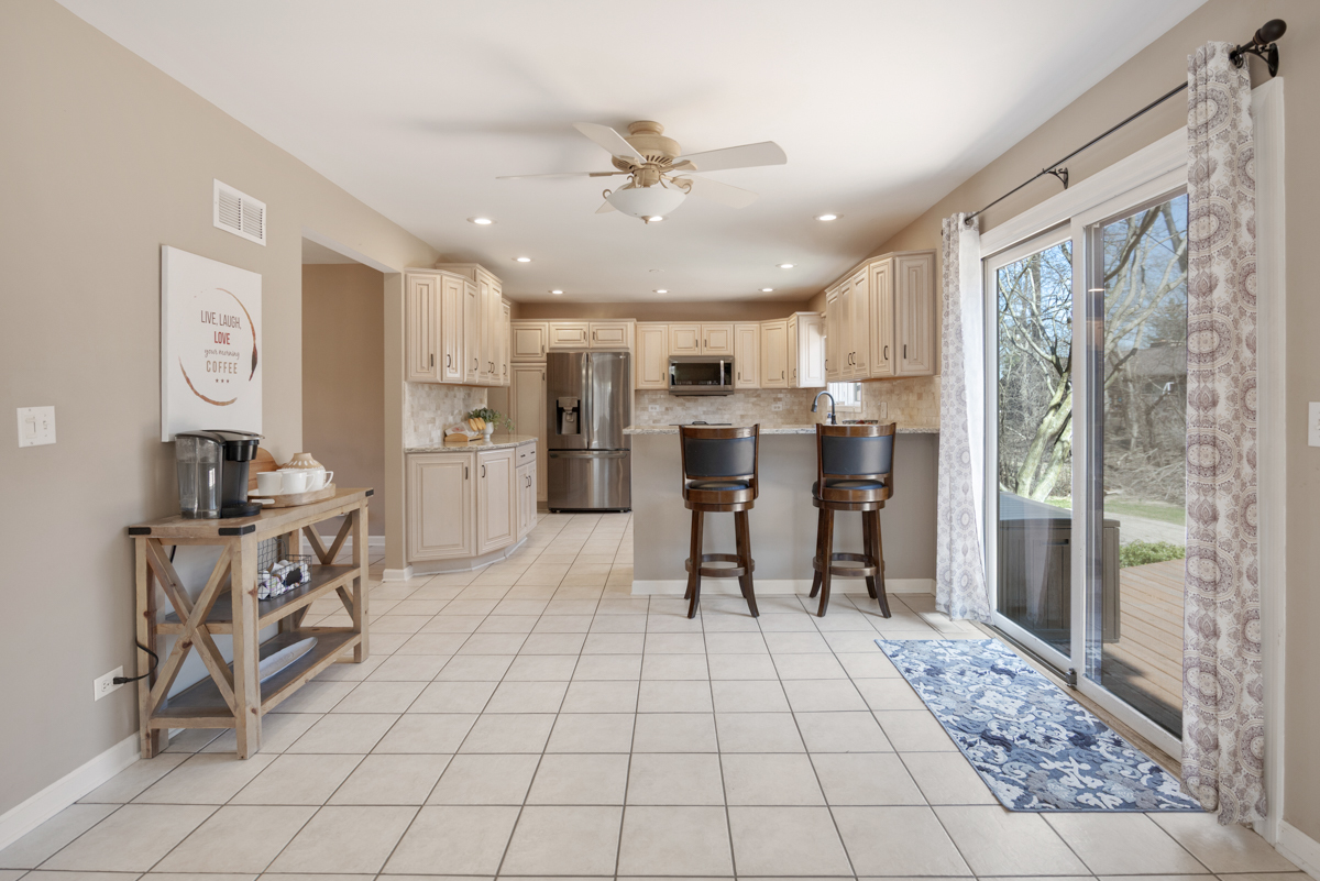 9706 Fox Shores Drive, Algonquin, IL 60102