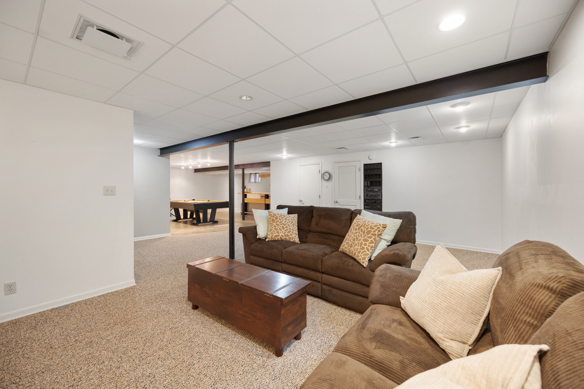 9706 Fox Shores Drive, Algonquin, IL 60102