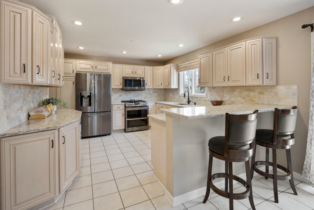 9706 Fox Shores Drive, Algonquin, IL 60102